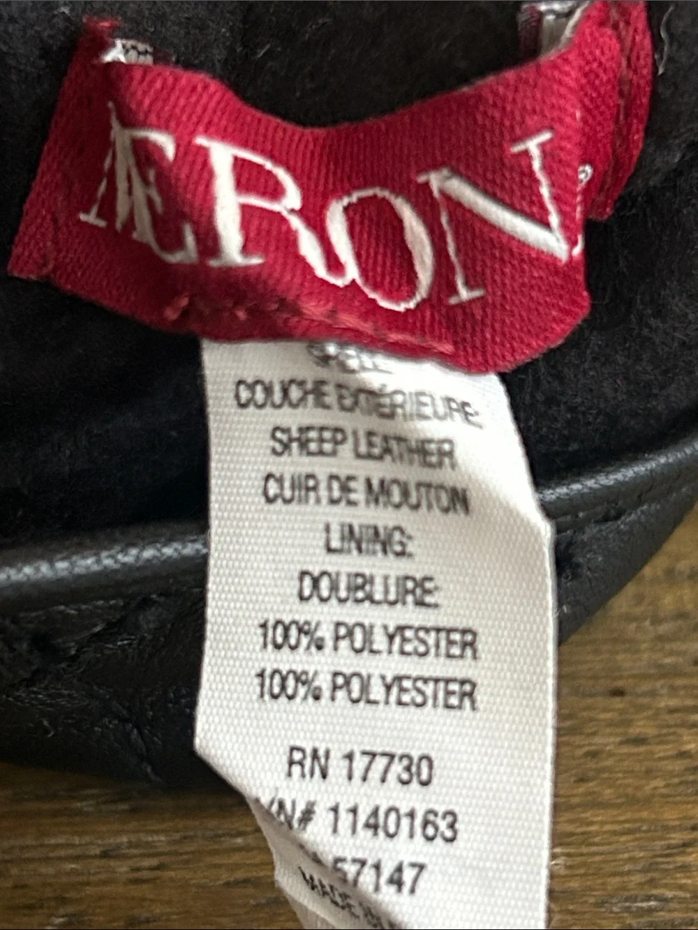 Merona Quilted Sheep Leather Gloves in Black Color. Brand New. Size L/XL.